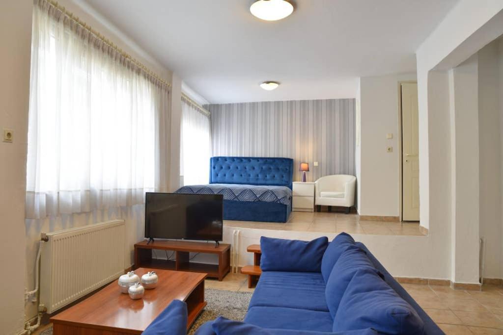 A Modern Bright Studio In The Center Of Kastoria Extérieur photo