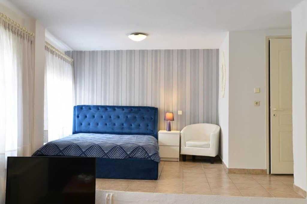 A Modern Bright Studio In The Center Of Kastoria Extérieur photo